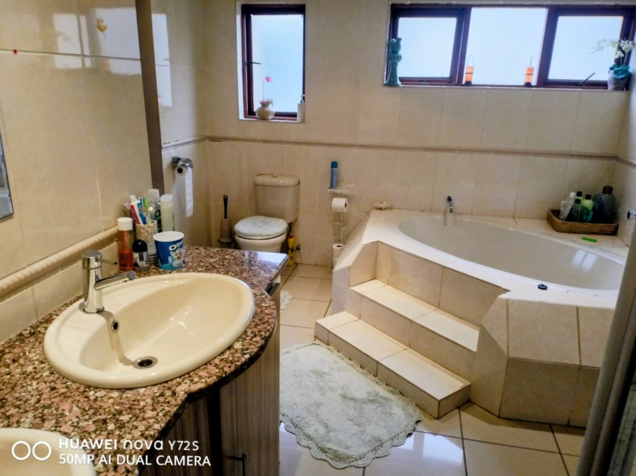 3 Bedroom Property for Sale in Kosmos Ridge North West